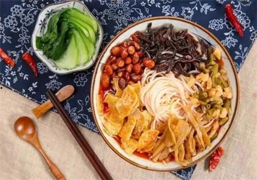 南京网红美食螺蛳粉加盟,一粉当道，创业新风口