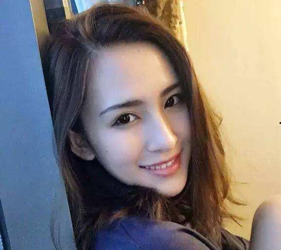 网红化妆后变成校花小说