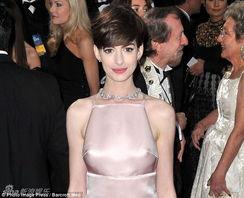 激凸明星,揭秘娱乐圈的性感魅力与争议焦点