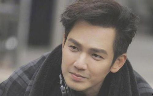 钟汉良搂女明星腰,甜蜜瞬间引粉丝热议